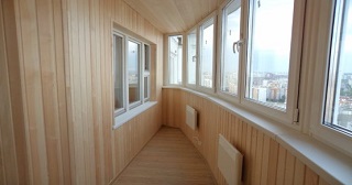 Отделка, остекление, утепление балконов в Черняховске от 212 руб. м/2.